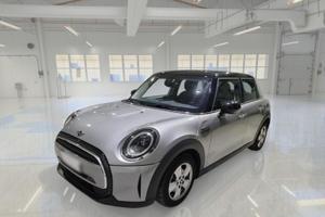 MINI COOPER ESSENTIAL AUTO 5 PORTE BERLINA