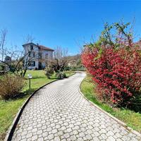 Elegante villa d'epoca con parco e dépendance