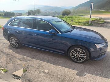 AUDI A4 AVANT QUATTRO - S TRONIC