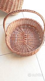 cestino vintage di vimini