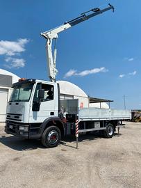 IVECO EUROCARGO 120E18 CON GRU BONFIGLIOLI P10200