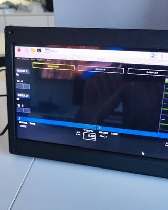 Raspberry Pi 4 8Gb  con schermo touch e scheda aud