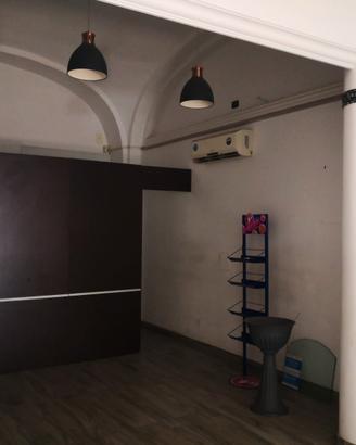 Affianco al Cinema Fusco 80mq