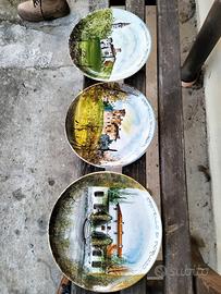 Piatti in ceramica con castelli