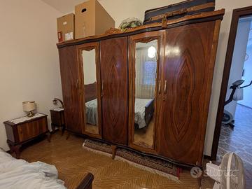 Armadio grande vintage anni ’50 con specchi