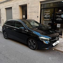 Mercedes Classe B 180 d Aut AMG - 116CV