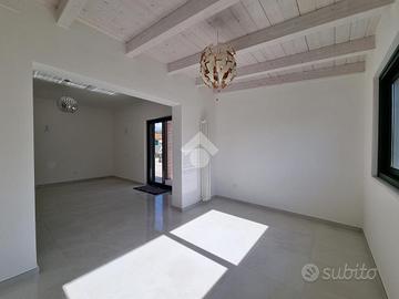 3 LOCALI A CASTELLALTO