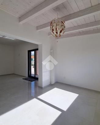 3 LOCALI A CASTELLALTO