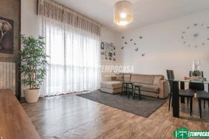 TRILOCALE ULTIMO PIANO IN CENTRO CON BOX