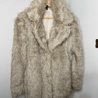 Cappotto morbido in pelliccia sintetica