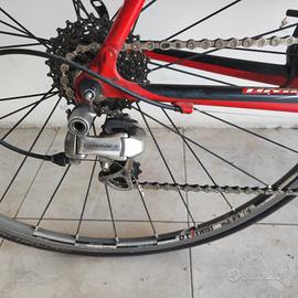 Bici da strada in carbonio