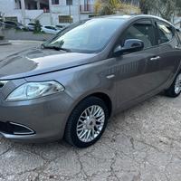 Lancia Ypsilon 1.2 69 CV 5 porte solo 96000km
