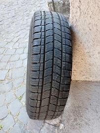 quattro pneumatici invernali Kleber 185 R 14C