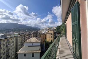 PORZIONE DI TRIFAMILIARE A GENOVA
