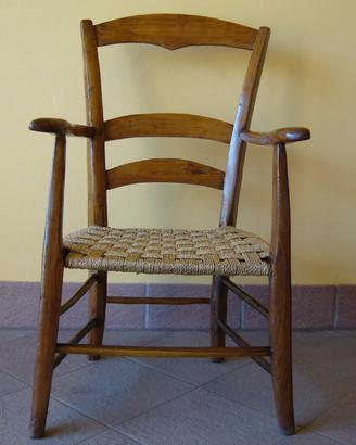 Poltrona in legno e paglia