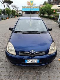 TOYOTA Yaris - 2001