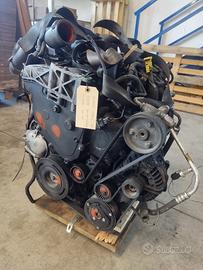 Motore RENAULT TRAFIC 2464cc DCI del 2002