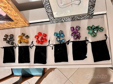 Sei set dadi poliedrici