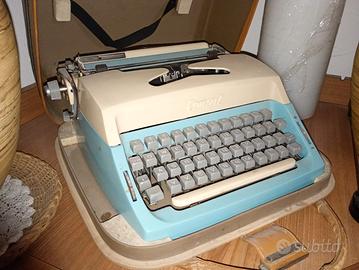 Macchina da scrivere Consul
