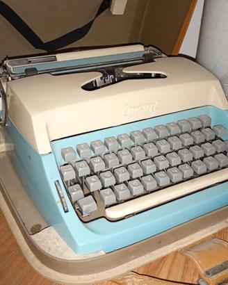 Macchina da scrivere Consul