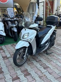 PIAGGIO YAMAHA XENTER 150cc FINANZ INTERESSI 0 NO 