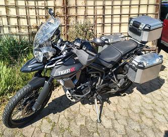 Triumph Tiger 800 XC super accessoriata + ricambi