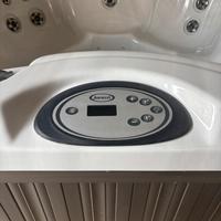 Jacuzzi 235