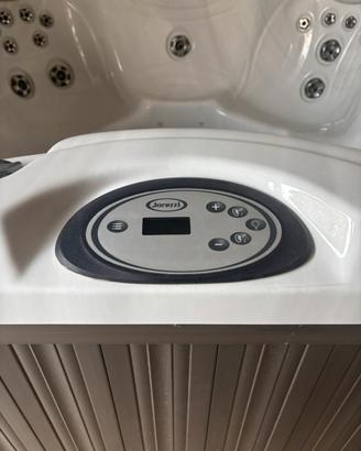 Jacuzzi 235