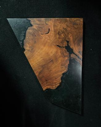 Vassoio geometrico legno e resina antracite