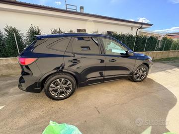 Ford Kuga ST line