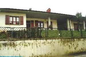 Immobile in asta di 227 m² con 4 locali e box auto