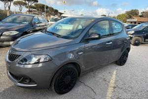 Lancia Ypsilon 1.0 FireFly Hybrid Silver in arrivo