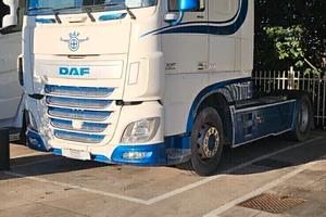 TRATTORE STRADALE DAF XF 460