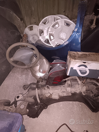 Toyota yaris più pezzi