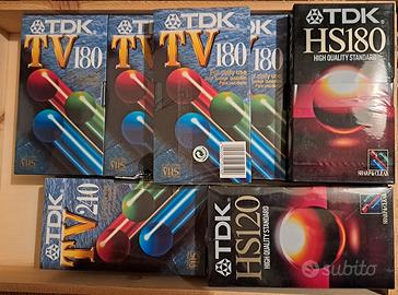 15 videocassette e 10 audiocassette NUOVE