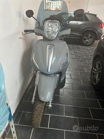 Beverly 350 incidentato