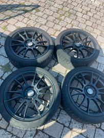 Cerchi  di 18 OZ Racing