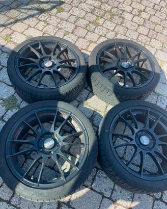 Cerchi  di 18 OZ Racing