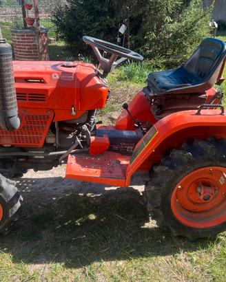 Trattore Kubota B6200