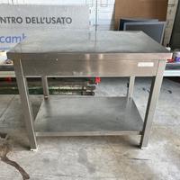 Banco da lavoro acciaio inox con ripiano.