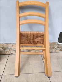 Sedia in legno con seduta in paglia