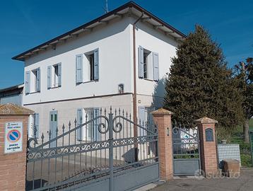 A Bagno(RE) disponibili stanze o intera abitazione