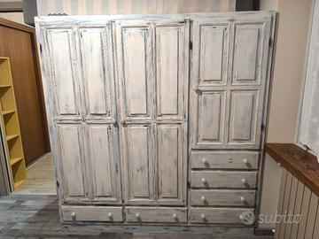 Guardaroba tutto in legno massiccio 