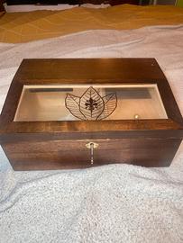 Humidor vintage in legno con chiave