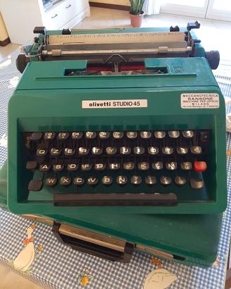 MACCHINA DA SCRIVERE PORTATILE OLIVETTI