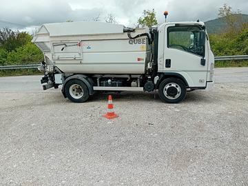 Isuzu np 75 compattatore