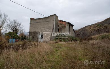 RUSTICO DA RISTRUTTURARE