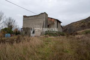 RUSTICO DA RISTRUTTURARE