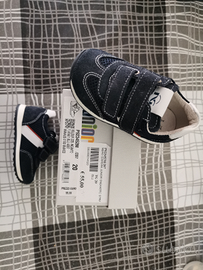 Scarpe nero giardini taglia 20