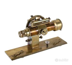 Antica Diottra a cannocchiale in ottone